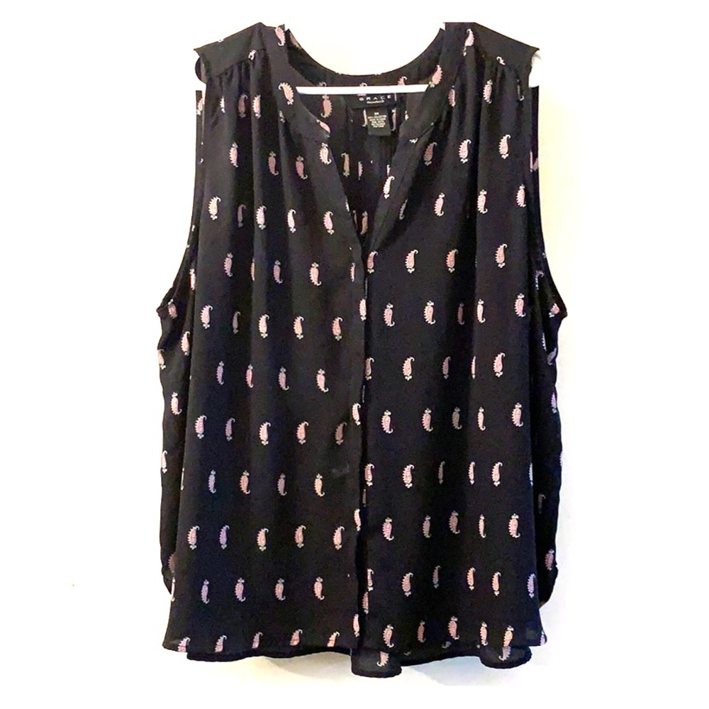 Sleeveless blouse w small print and pleat detail